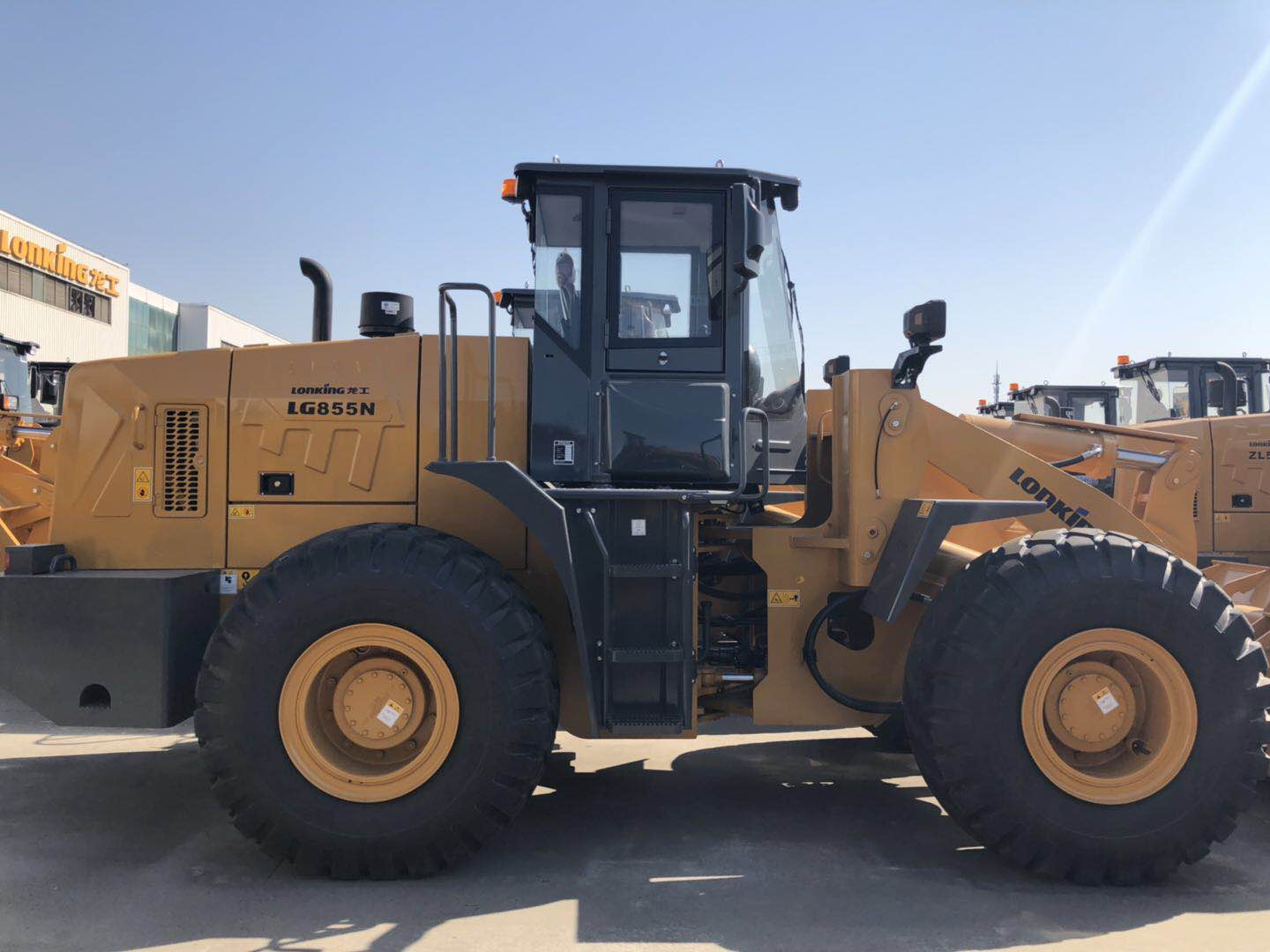 龙工装载机LG855N
