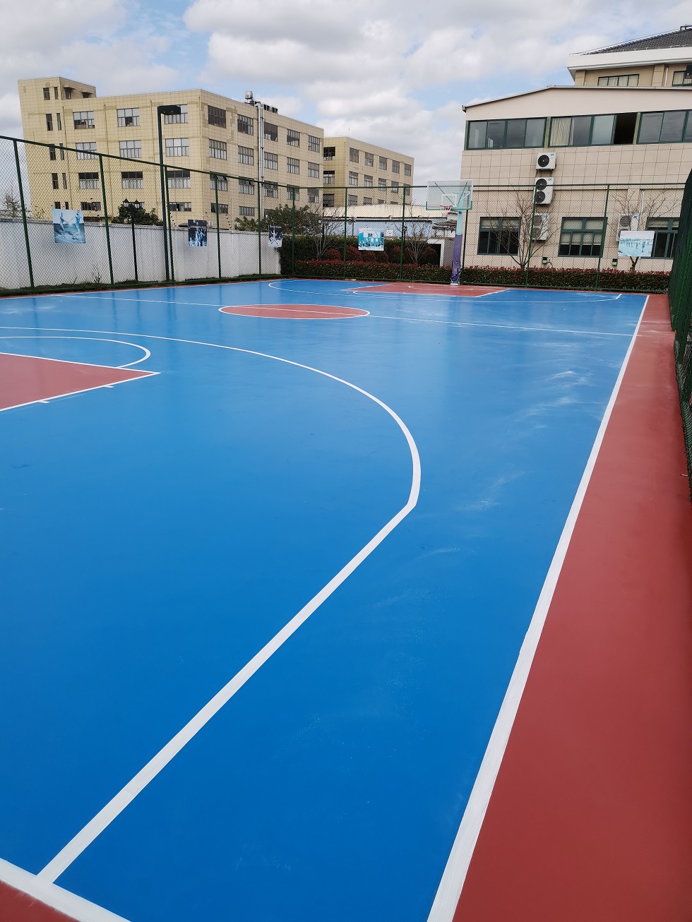 硅PU篮球场.jpg