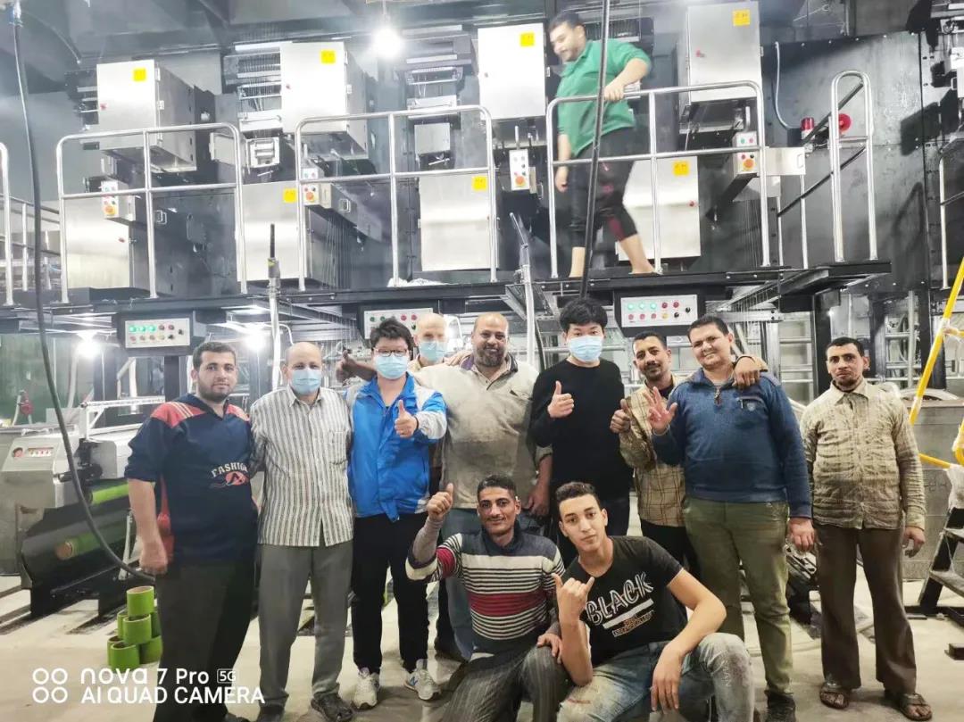 保養(yǎng)滌綸POY設(shè)備的上油系統(tǒng)時(shí)需要注意哪些事項(xiàng)？