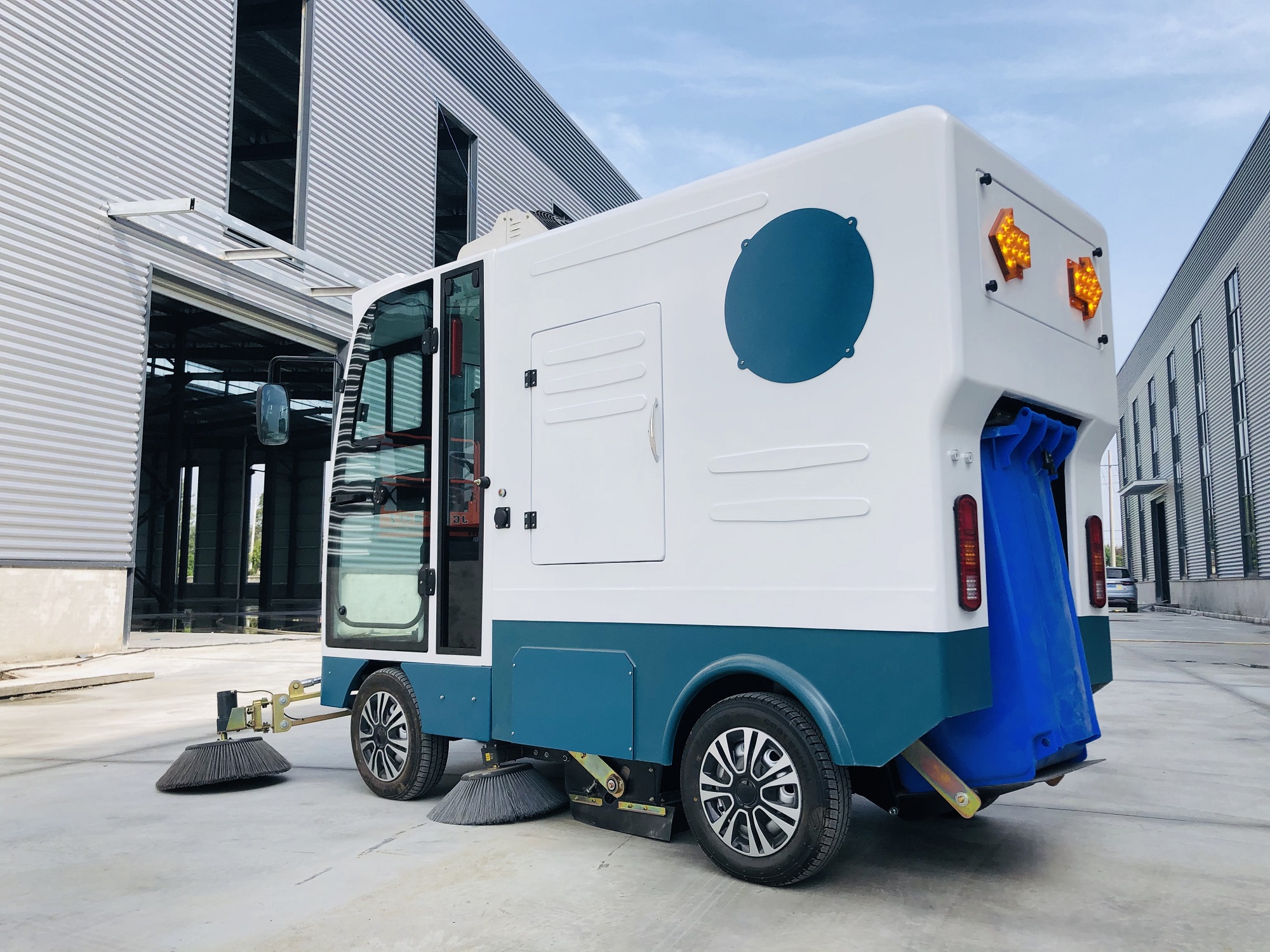 KJ-240GT四轮清扫车