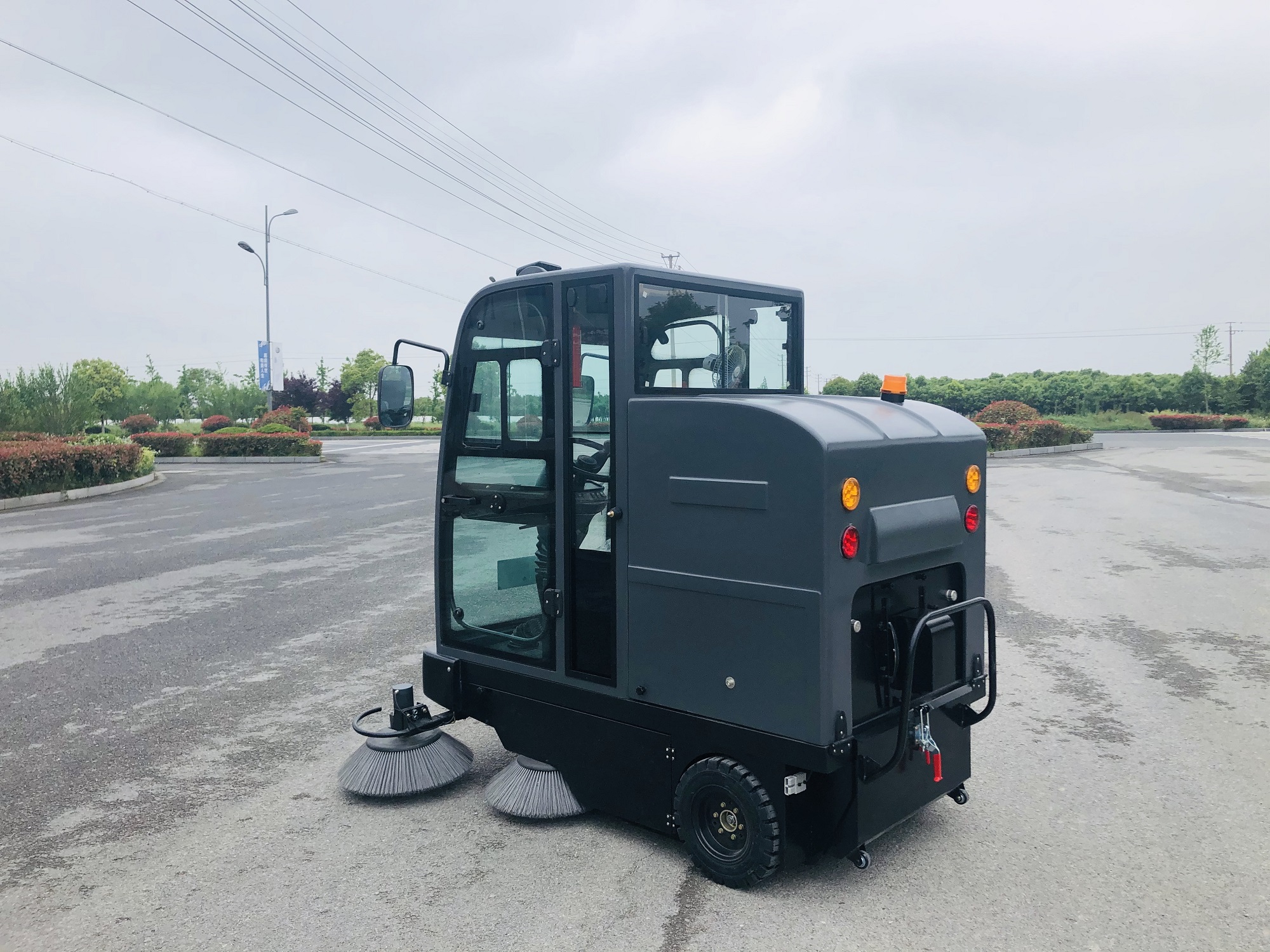 KJ-2000Q型 全关闭扫地车