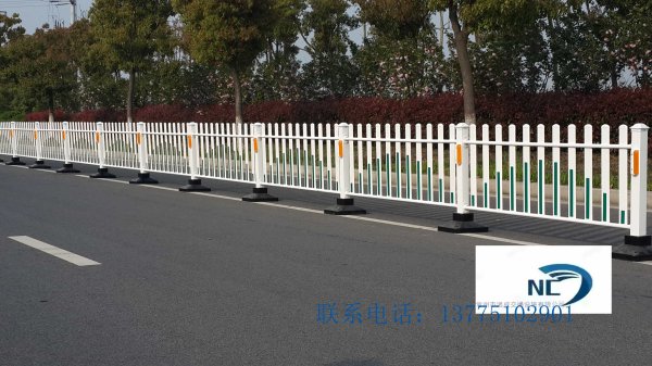 穿插防跨式護(hù)欄