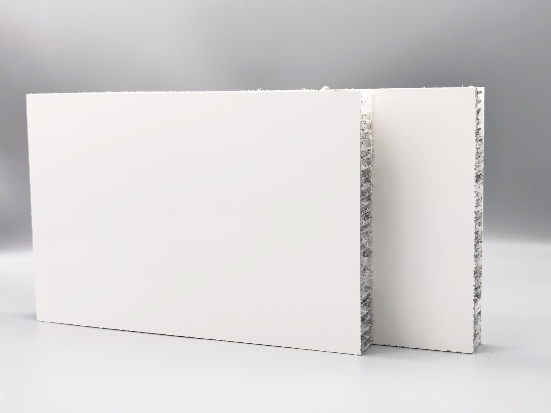 PP蜂窩板：輕盈堅固，打造高效結構板材