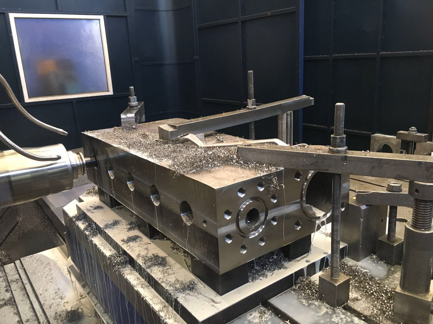 國(guó)民油井流體端頭加工