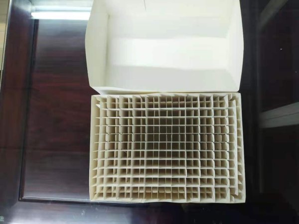 白卡，灰卡紙箱