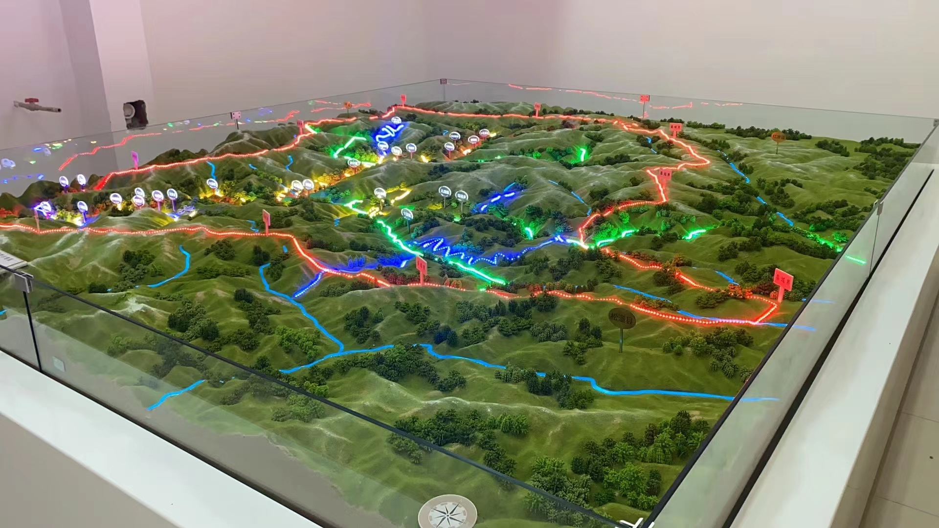 景區(qū)山體地形地貌電子沙盤(pán)模型