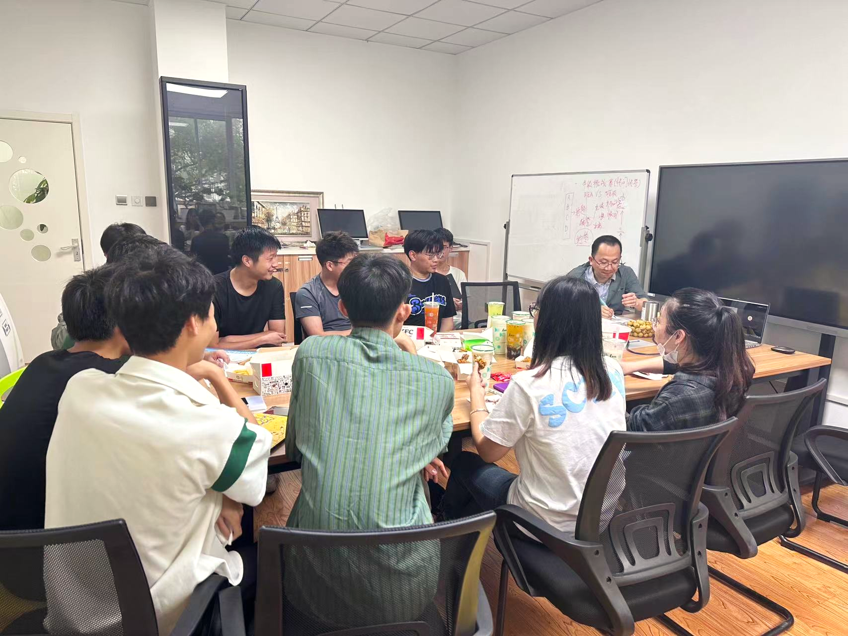 实习生座谈会01.png