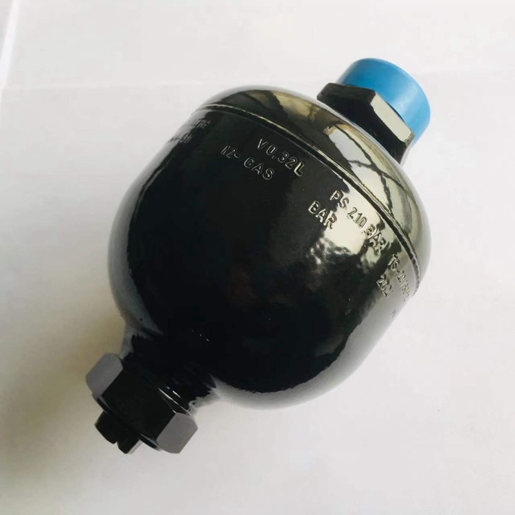 0.32 L 蓄能器.jpg
