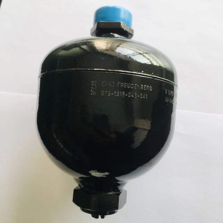 0.75L 蓄能器 .jpg