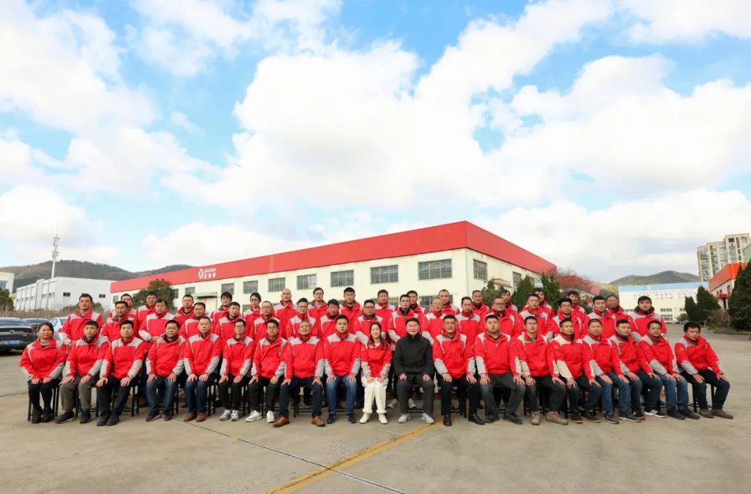 中國(guó)塑料機(jī)械工業(yè)協(xié)會(huì)粟東平女士蒞臨金緯機(jī)械參觀考察