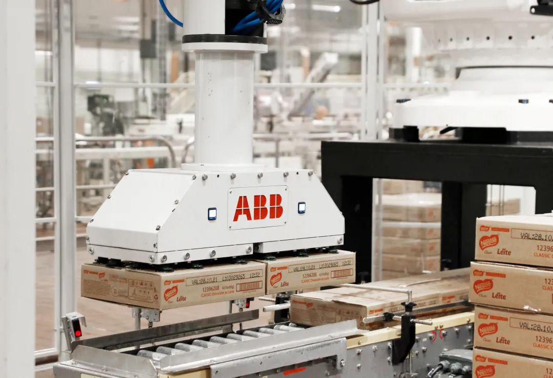 24/7 ABB機(jī)器人.jpg