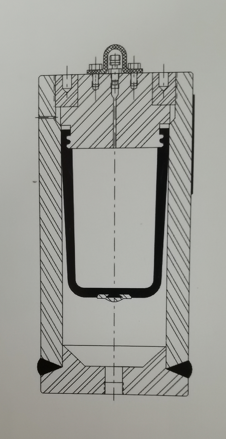 蓄能器.jpg 蓄能器.jpg