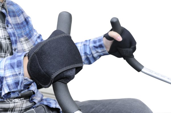 四肢聯(lián)動康復(fù)訓(xùn)練器系列2