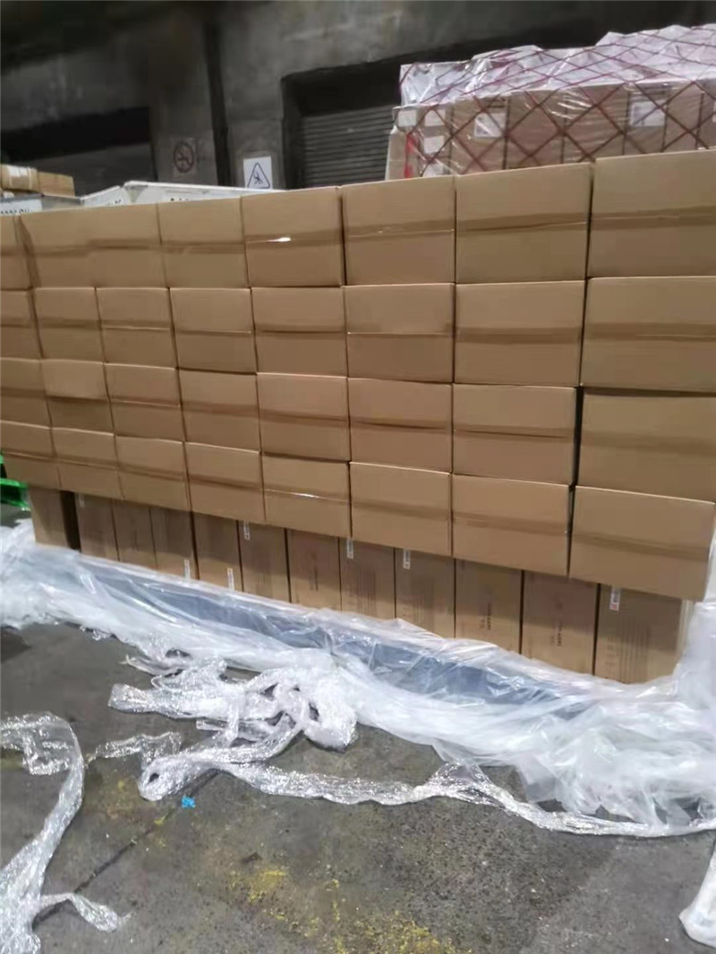 防疫物資包機 (1).jpg