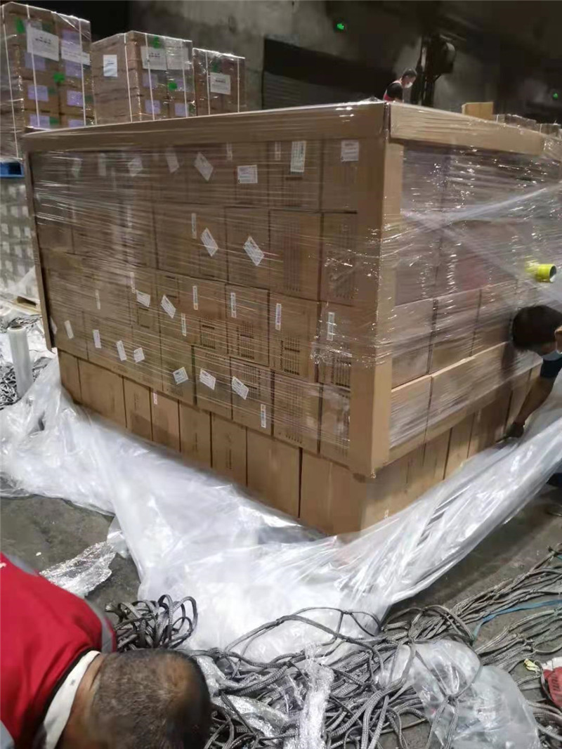 防疫物資包機 (4).jpg