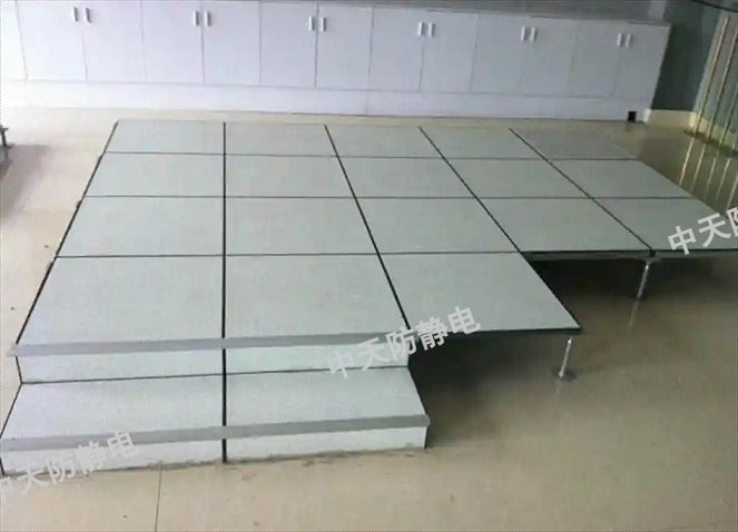 安裝防靜電地板的修邊方法