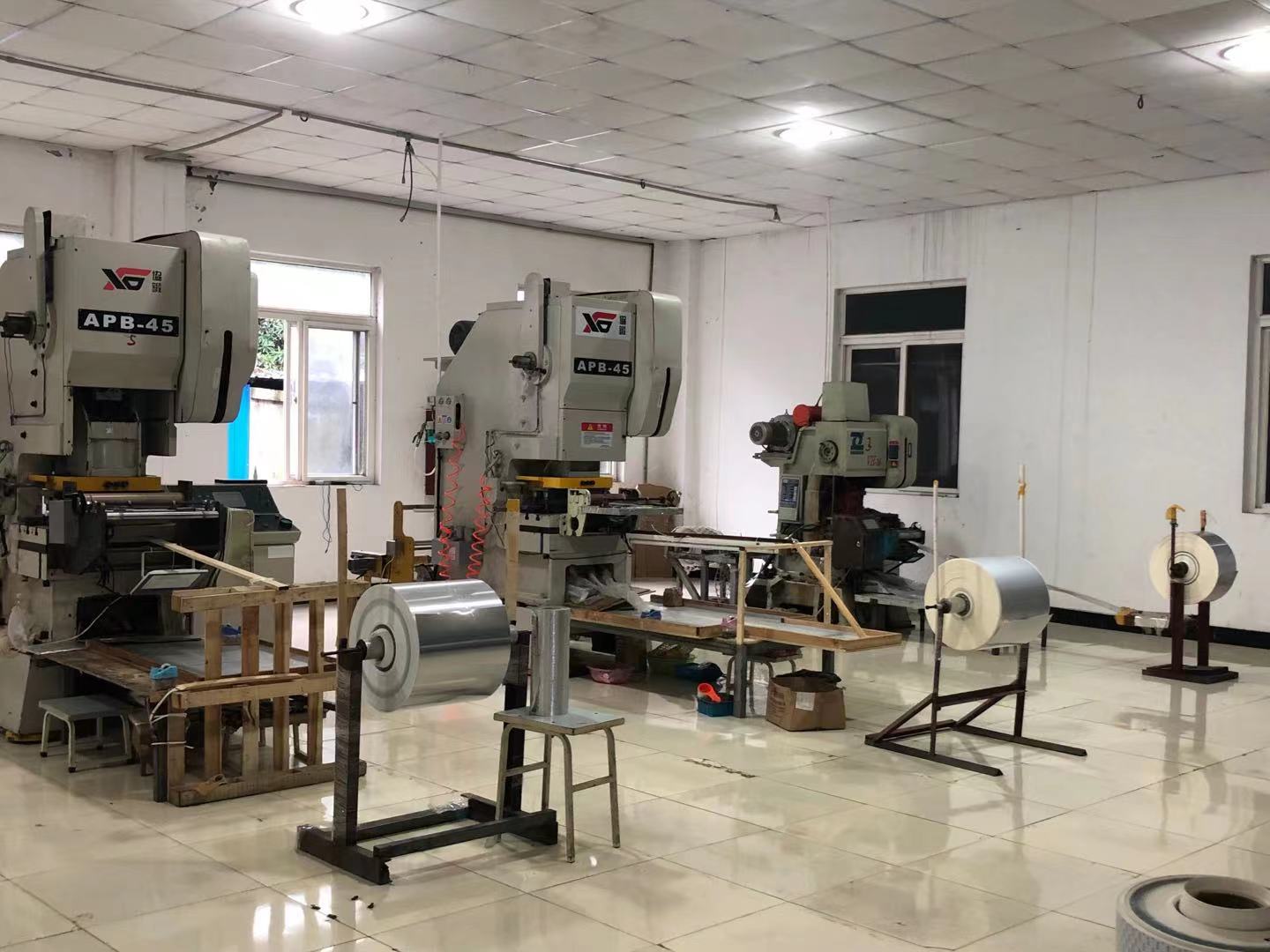 電磁感應(yīng)鋁箔墊片的制作過程