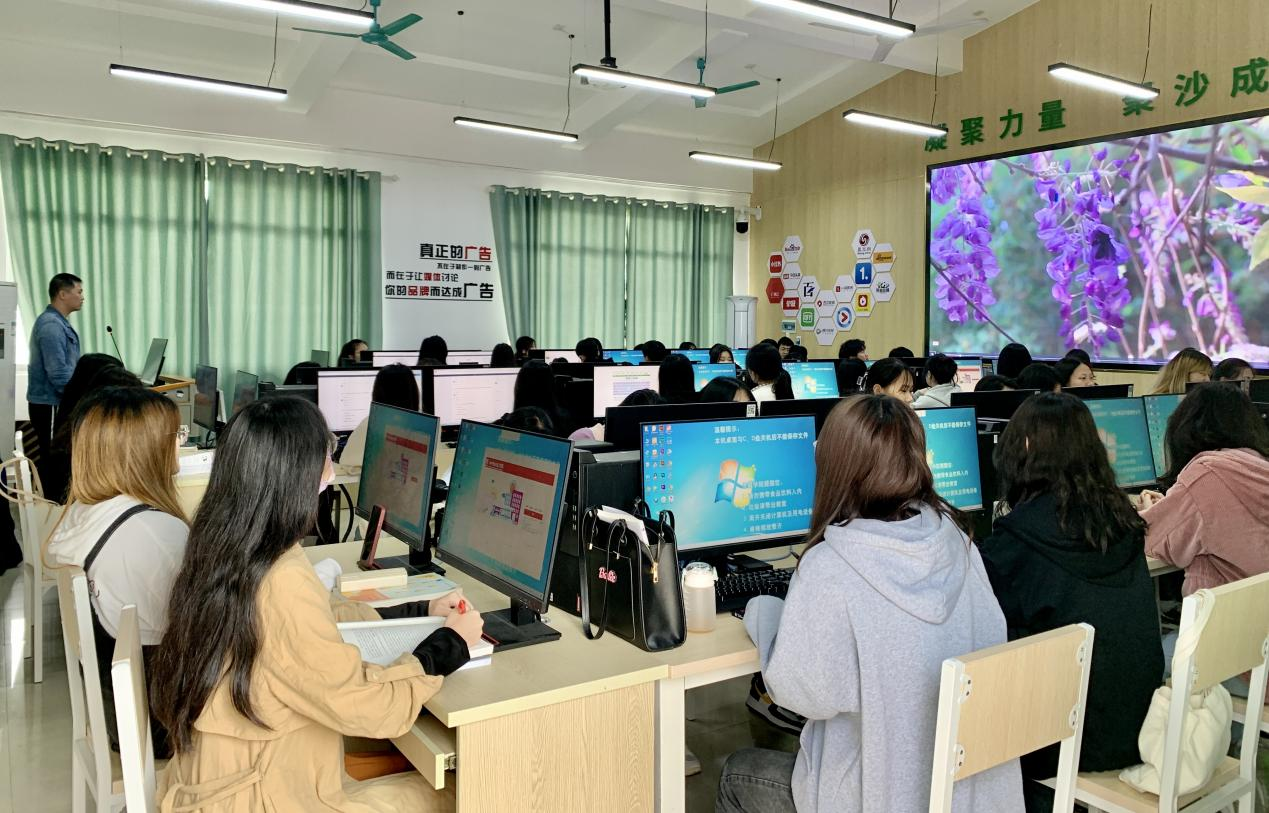 南宁职业技术学院实训课堂