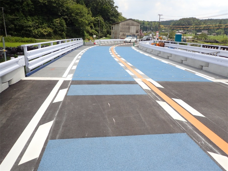 路面防結(jié)冰處理