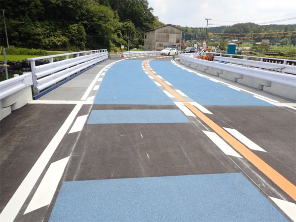 路面防結(jié)冰處理