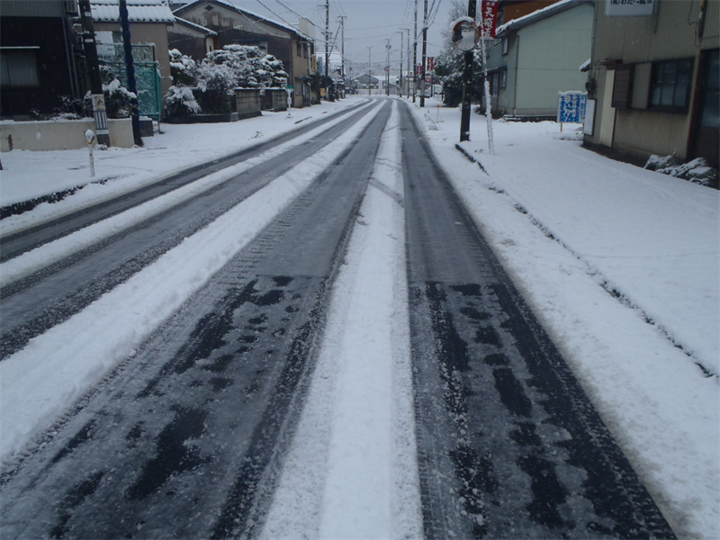 路面防結(jié)冰處理