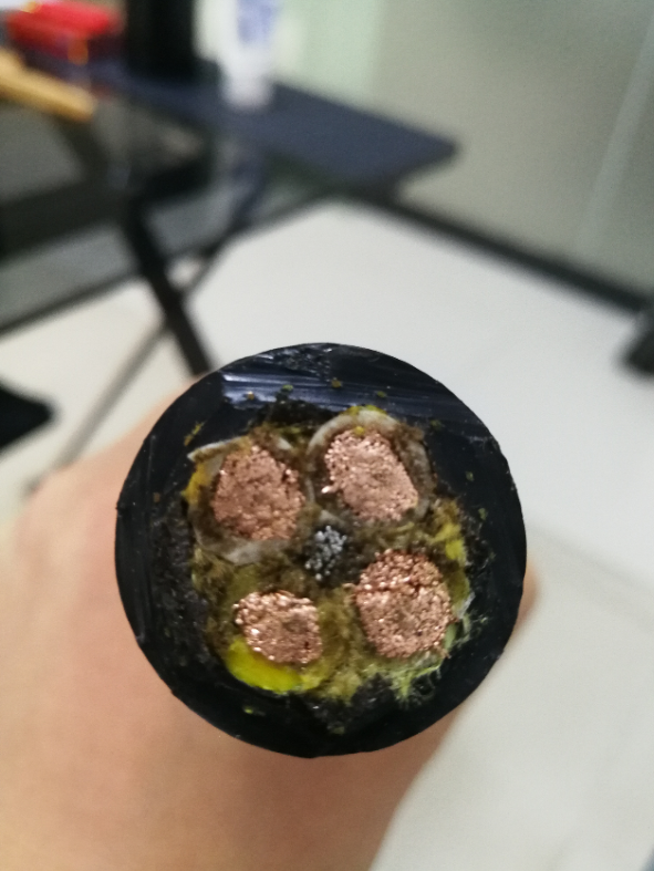 電動鏟運(yùn)機(jī) 聚氨酯PUR耐磨卷筒電纜GLUR(D)