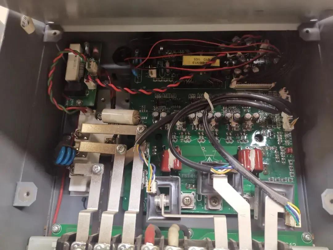變頻器通電無反應(yīng)故障如何檢查維修？
