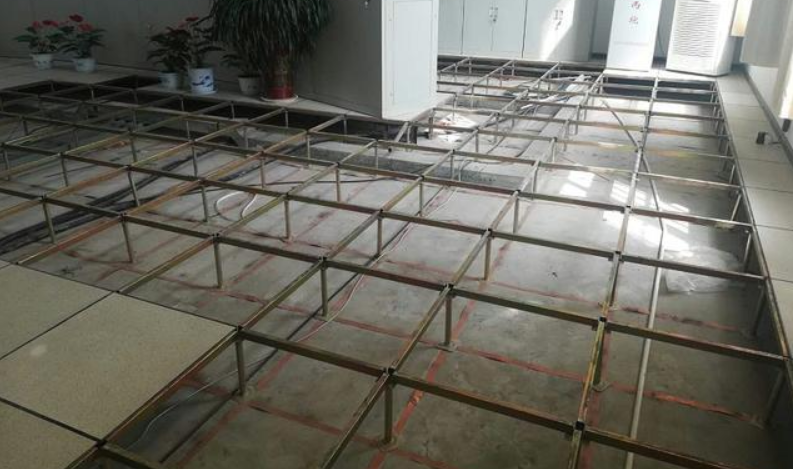 高速公路收費(fèi)亭有必要安裝全鋼防靜電架空地板嗎