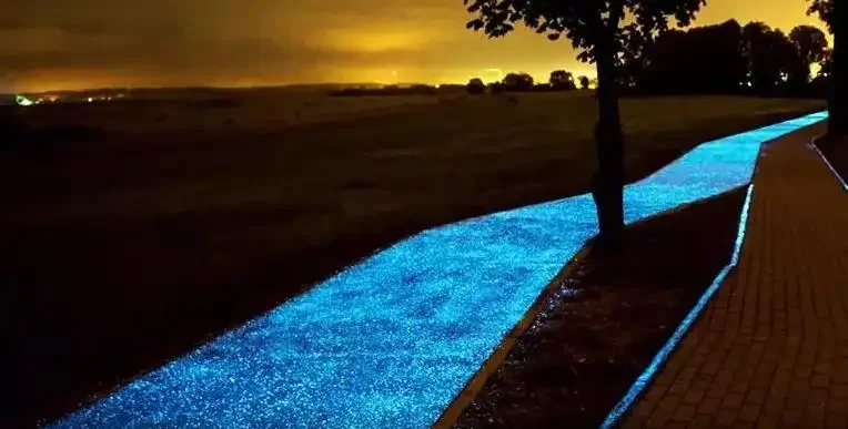 夜光路面