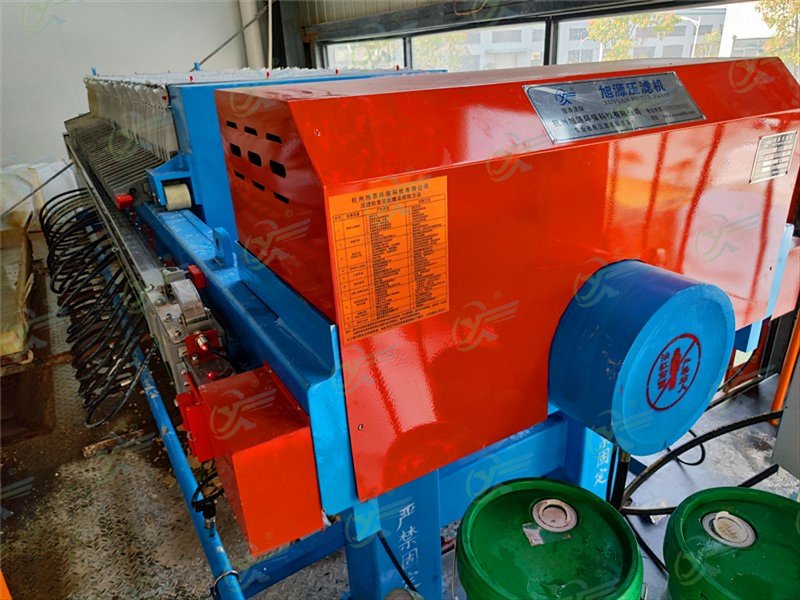 隔膜壓濾機(jī)應(yīng)定期檢查濾板的使用情況