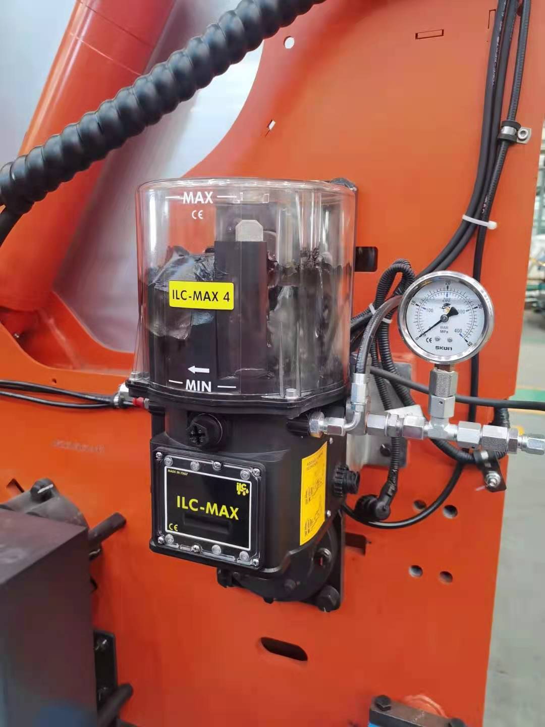 ILC Max泵在鐵建重工采棉機上的應用-2.jpg