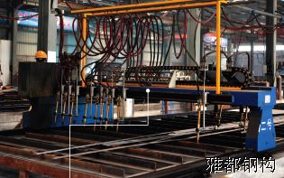 電腦數(shù)控多嘴全自動(dòng)切割機(jī)