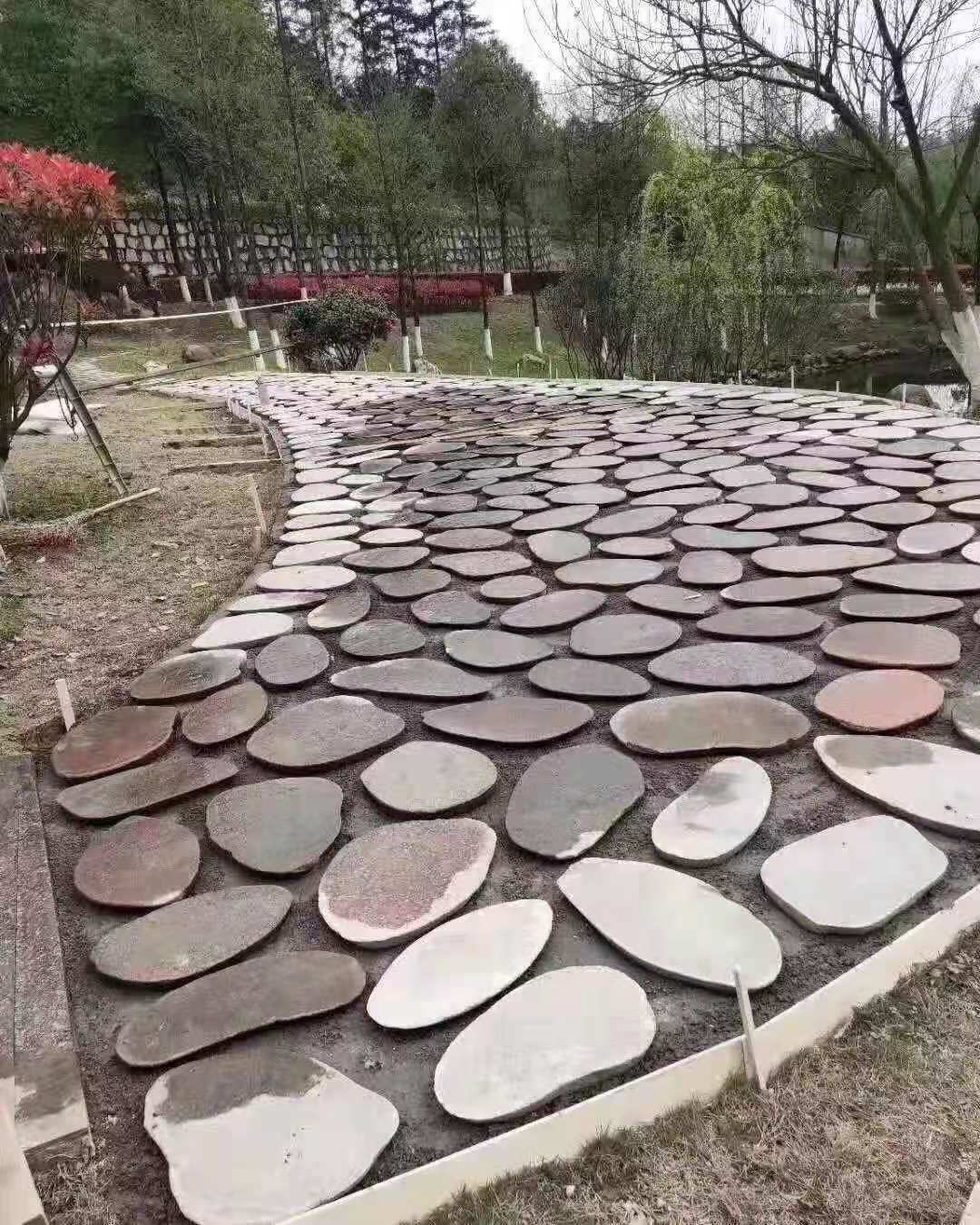 黃木紋草坪踏步石