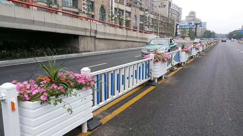 福建交通花箱護(hù)欄銷售價(jià)格,花箱護(hù)欄