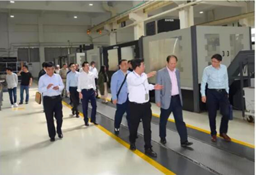 上海建澤機(jī)械技術(shù)有限公司隨上海模協(xié)協(xié)會(huì)赴浙江黃巖交流學(xué)習(xí)