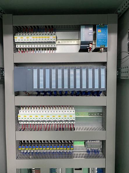 plc控制柜.jpg