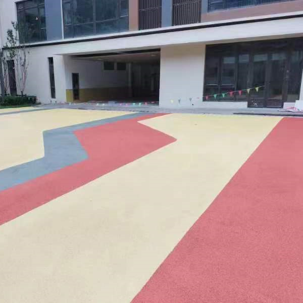 塑膠跑道.jpg