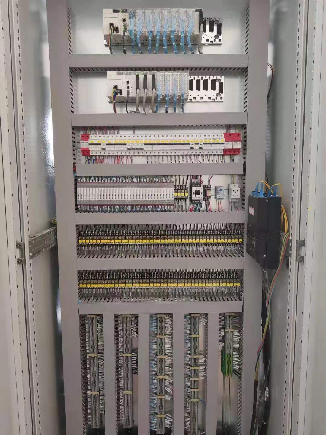 PLC控制櫃的功能簡述