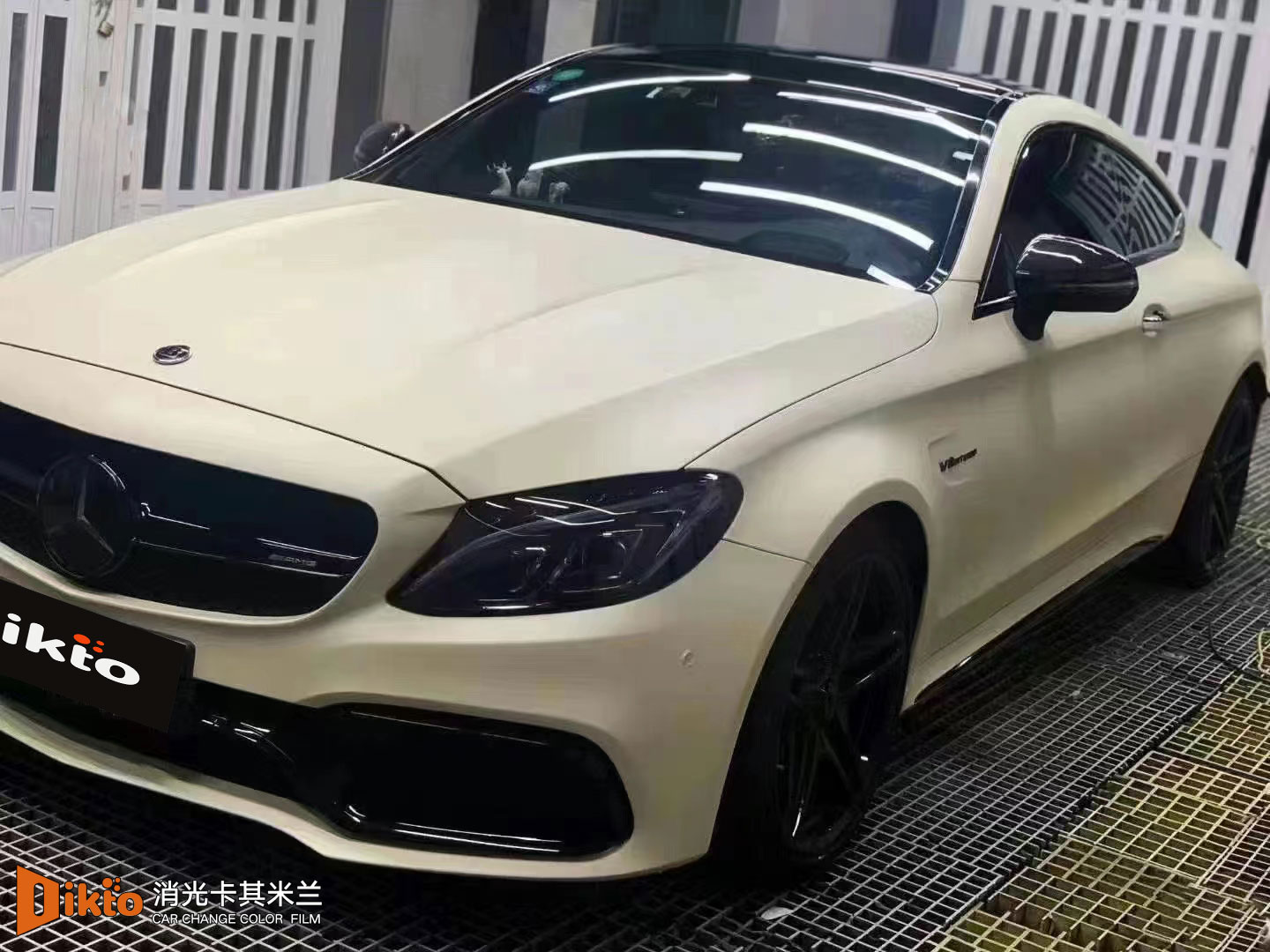 消光卡其米蘭--奔馳AMG