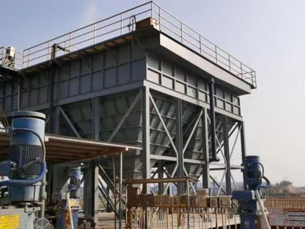 振動(dòng)斜板濃密機(jī)