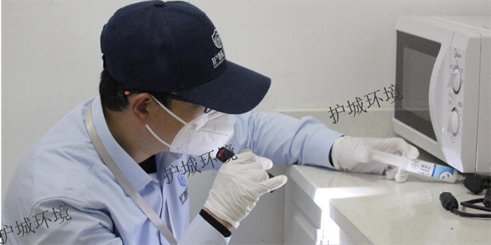 對蟑螂易孳生地進行膠餌點膠防制