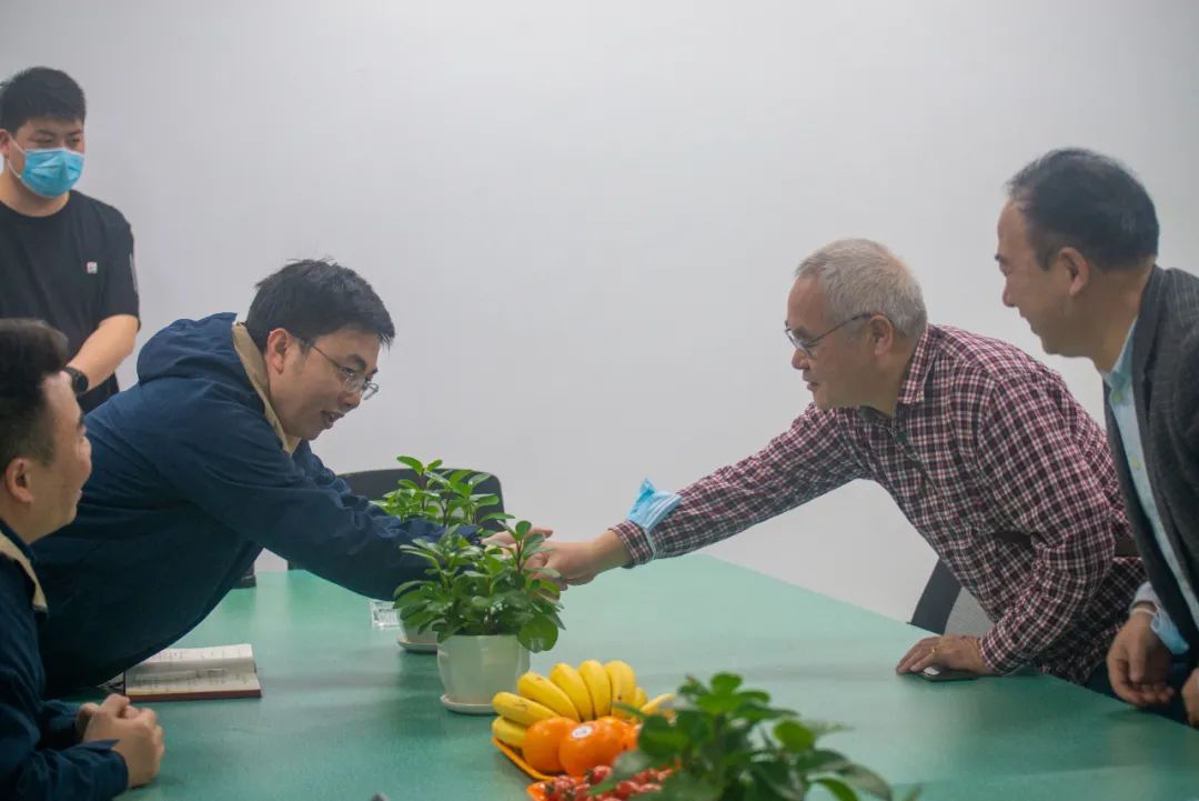 我司已与重庆电力高等专科学校签约双臂式电力抢险工程车校企合作项目