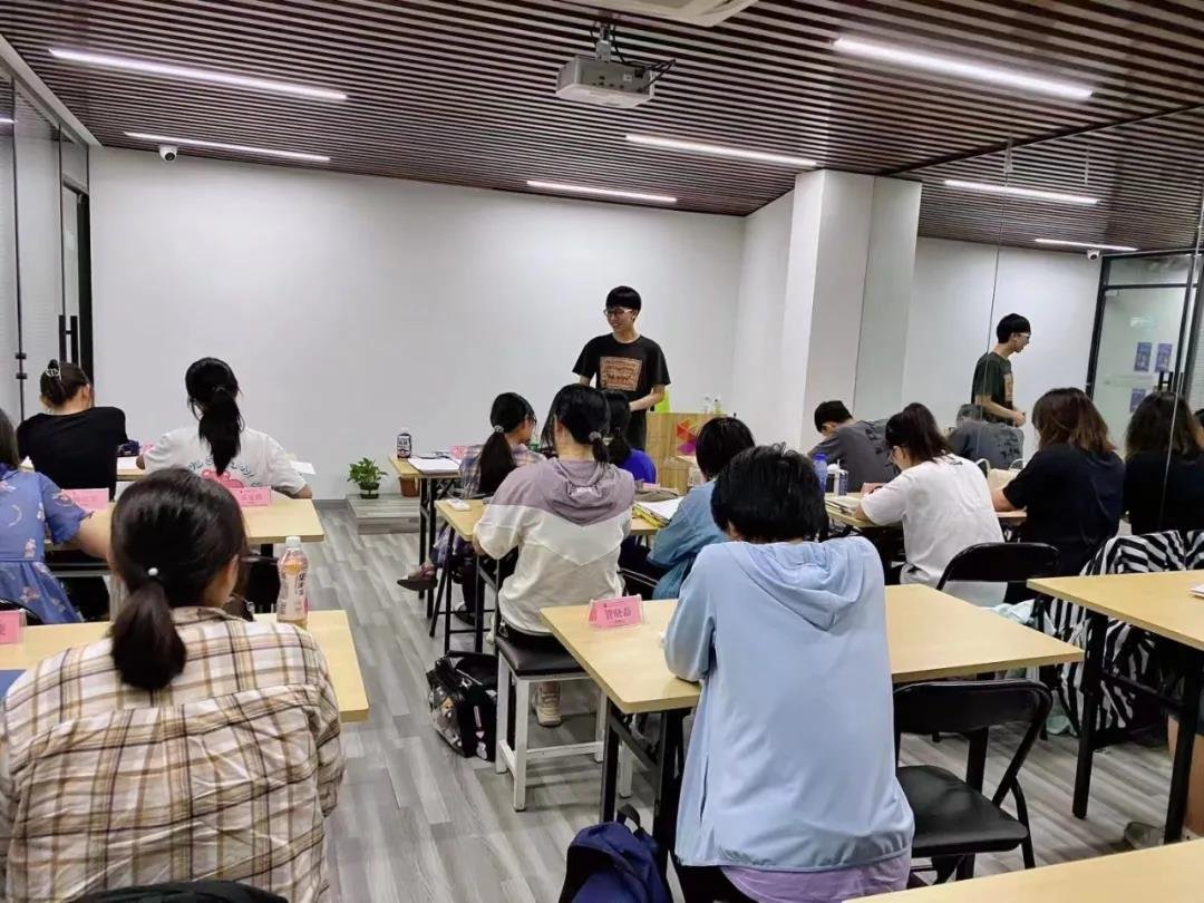 上海編導藝考 九月課程一欄 _上海申菲教育.jpg 上海編導藝考 九月課程一欄 _上海申菲教育.jpg