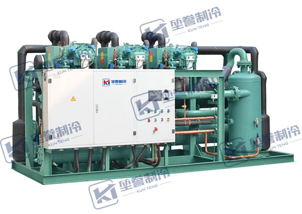 KTLG系列比澤爾低溫螺桿三并聯(lián)水冷冷水機(jī)組