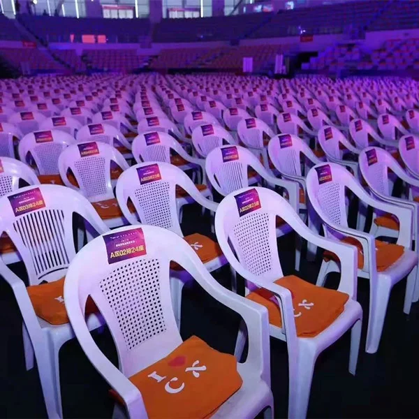 宏傲箱包聯(lián)合新城控股完成一萬帆布包緊急制作