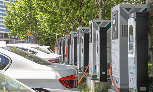 充電樁擴(kuò)建高景氣，公共充電需求持續(xù)增長。