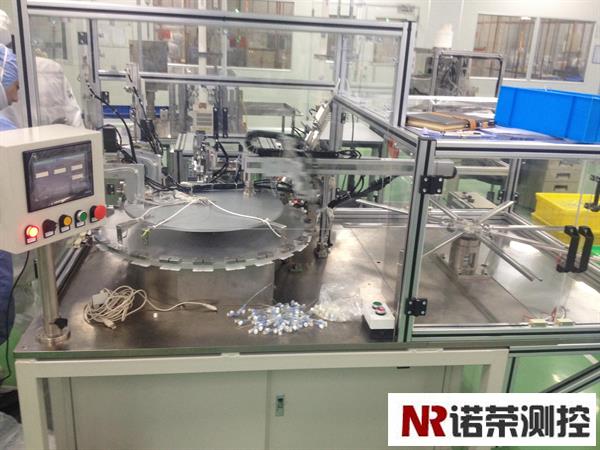 101 肝素帽/白帽自動擰緊機