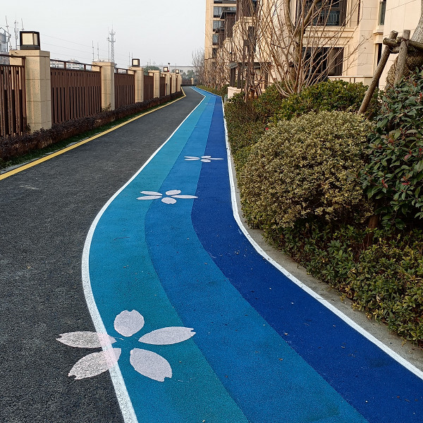 塑膠跑道.jpg