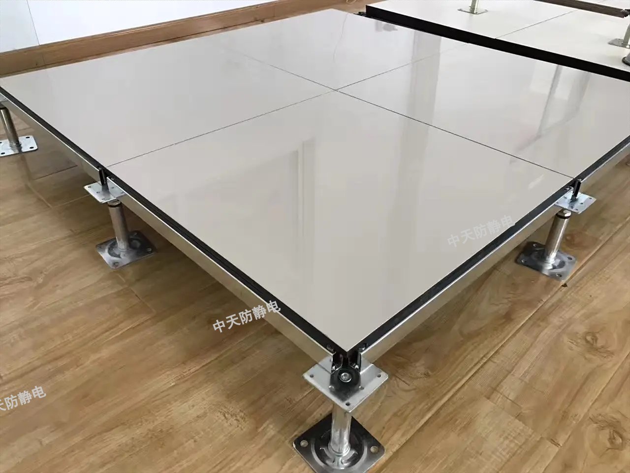 陶瓷3.webp.jpg 陶瓷3.webp.jpg