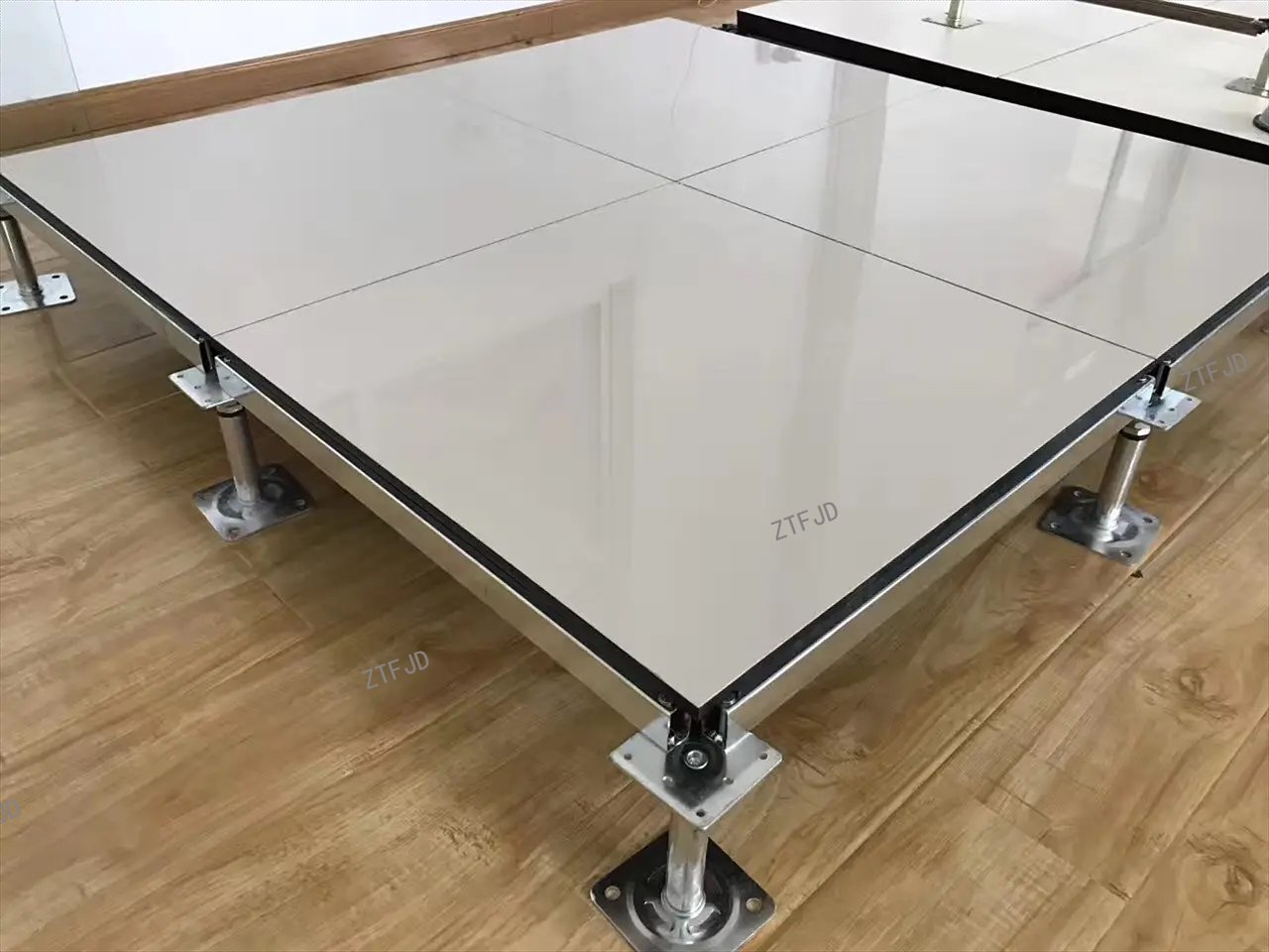 陶瓷3.webp.jpg